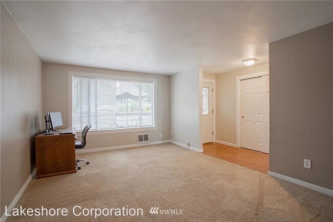 Building Photo - 3 br, 2 bath House - 23624 52nd Ave E