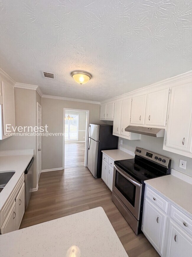 Building Photo - 10 Fairhaven Ct