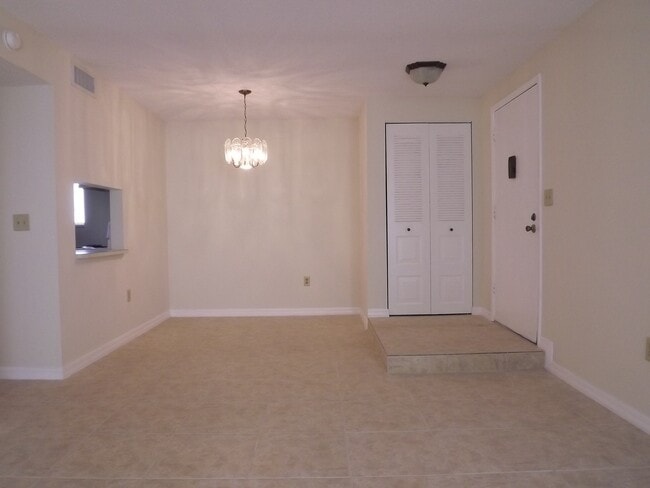 Building Photo - 3284 S Semoran Blvd