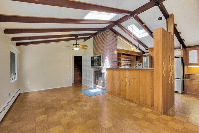 Building Photo - 4 Bed 2 Bath - Garrett Park Single Family ...