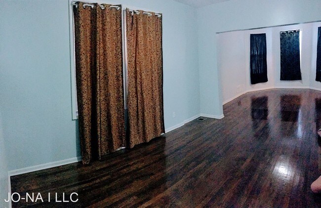 Building Photo - 4 br, 2 bath House - 6829 S. Aberdeen St.