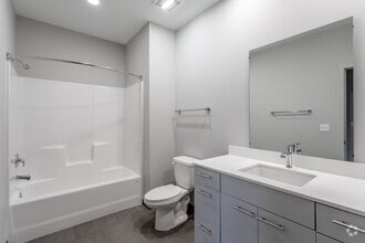 2BR, 2BA - Metropolis - The Backyard at One North