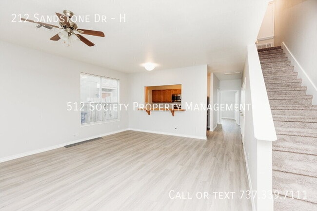 Building Photo - 212 Sandstone Dr