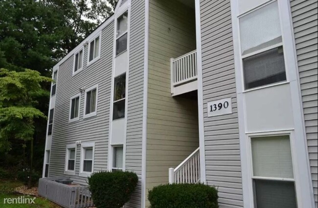 Building Photo - 2 br, 2 bath Condo - 1390 Hunters Rd