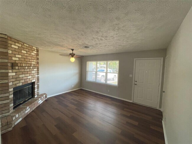 Building Photo - 5823 Burr Oak Dr