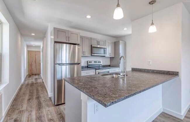 Foto del edificio - 751 N 43rd St