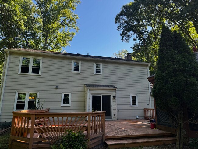 Foto del edificio - 12129 Holly Knoll Cir