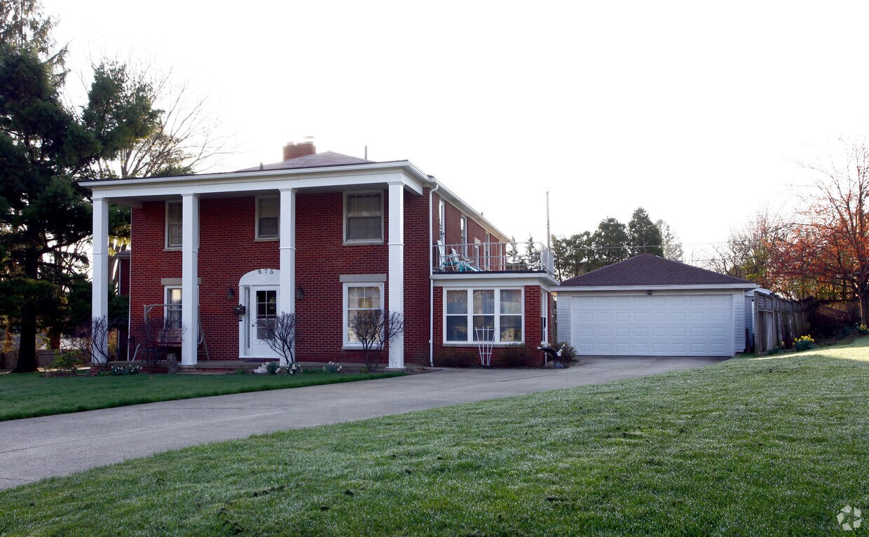 Foto principal - 875 Andover Rd