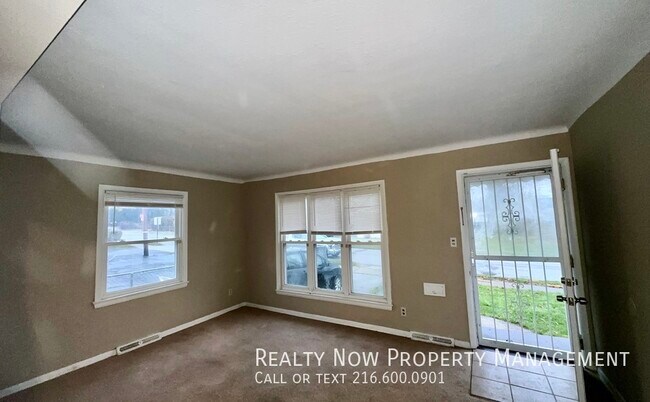 Foto del edificio - 16409 Clearview Ave