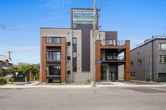 Building Photo - 263 Currell Av