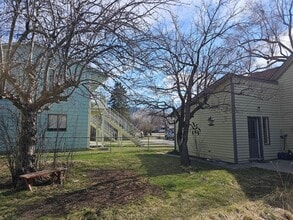 Building Photo - 1750 S 6th St W