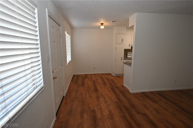 Foto del edificio - 2608 E Mesquite Ave