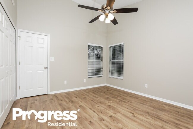Foto del edificio - 1650 Riveredge Rd