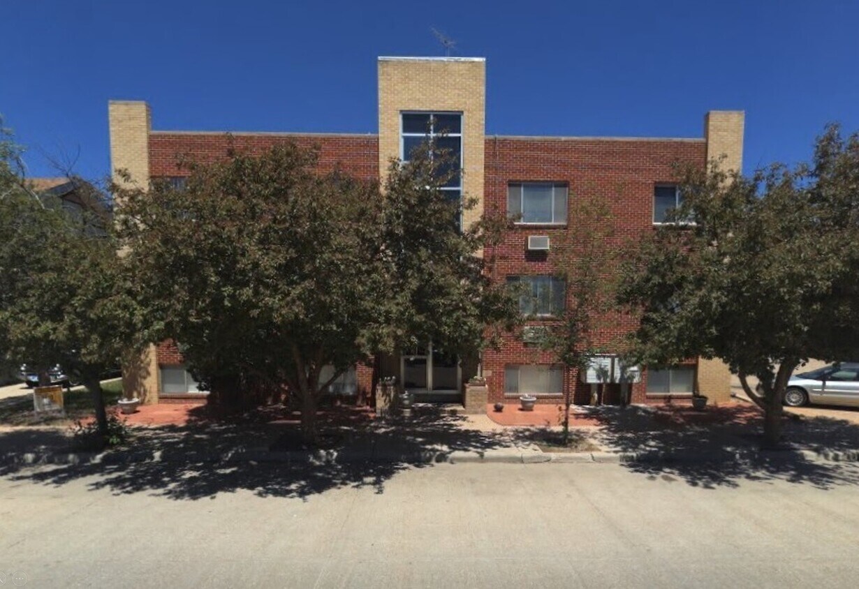 Foto principal - 306 E 18th St