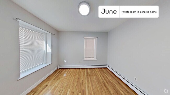Building Photo - Private bedroom in 3 bed/1 bath Home