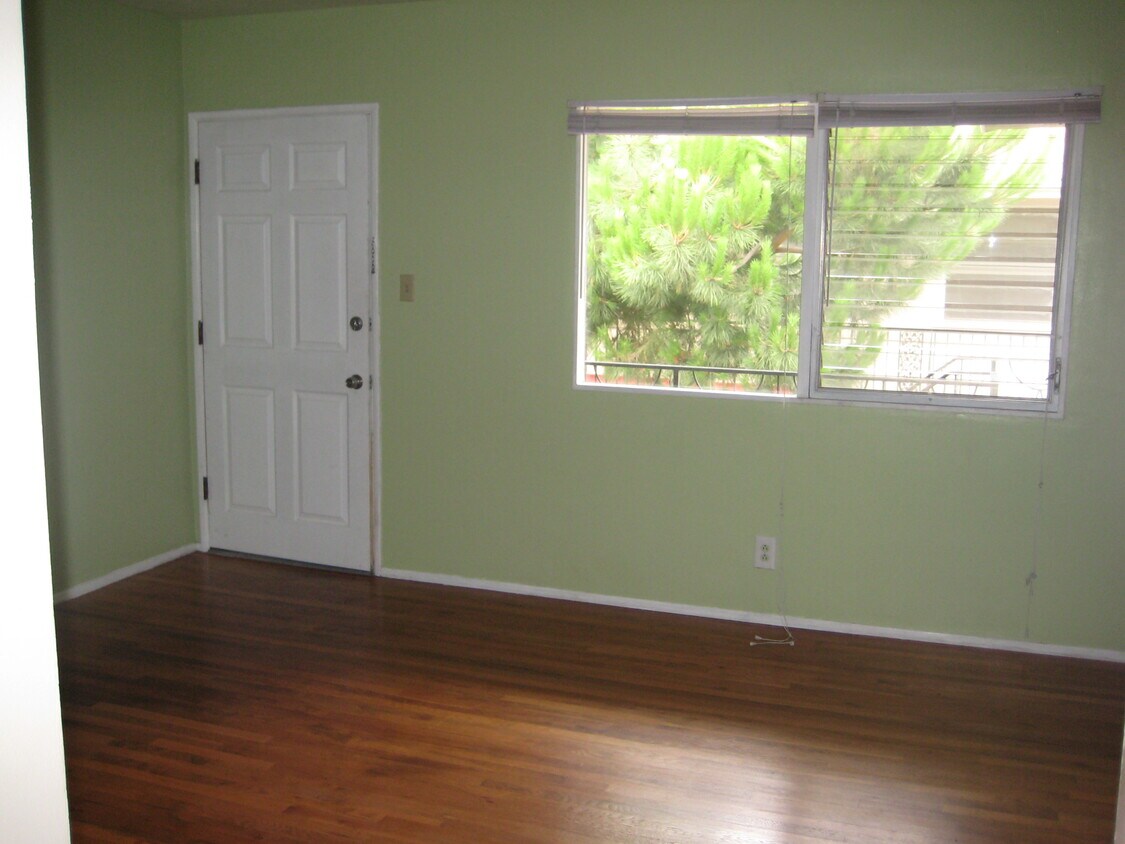 Primary Photo - 12732 Venice Blvd