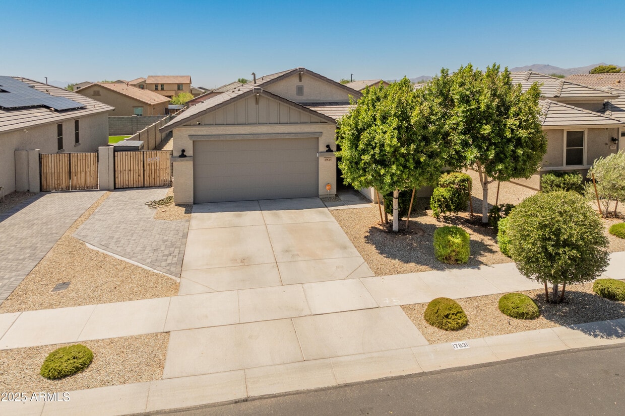 Foto principal - 17831 W Jessie Ln