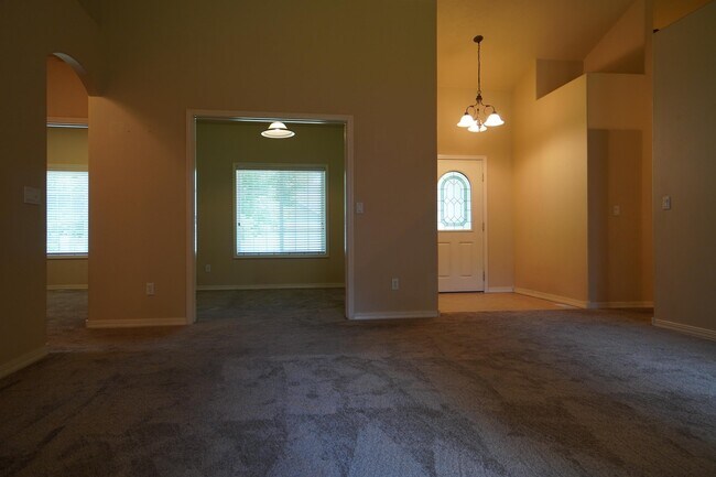 Foto del edificio - 2179 N Justin Way