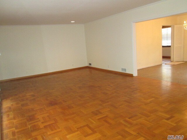 Foto del edificio - 6 Creek Rd