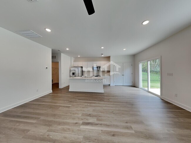 Foto del edificio - 1135 Livengood Wy