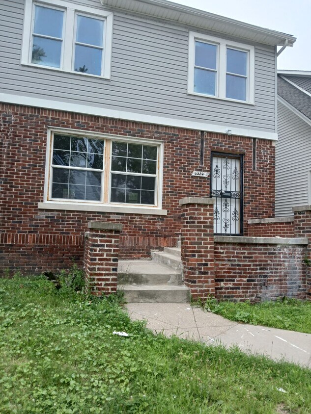 Foto principal - 1329 Alter Rd