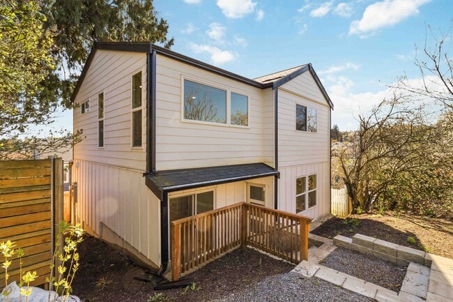 3Bd/3Ba Seattle Home - 3Bd/3Ba Seattle Home