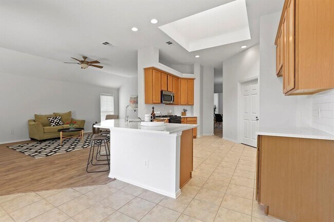 Building Photo - 2401 Wagonwheel Dr
