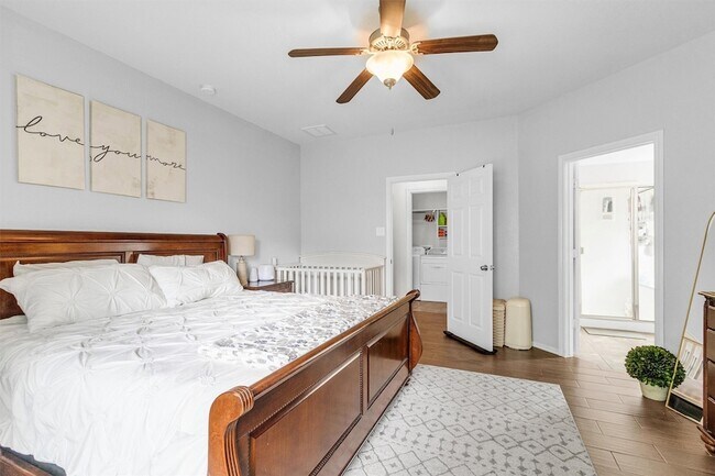 Foto del edificio - 1700 Fall Forest Ct