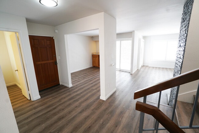 Living room, Den - 712 Vallejo Villas (Los Angeles, CA) Apartment