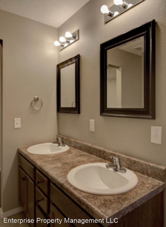 Foto del edificio - 3 br, 2 bath House - 1300 W Millpond Dr