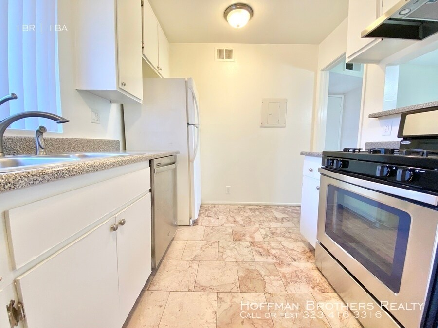 Primary Photo - 959 S Gramercy Pl Los Angeles CA 90019