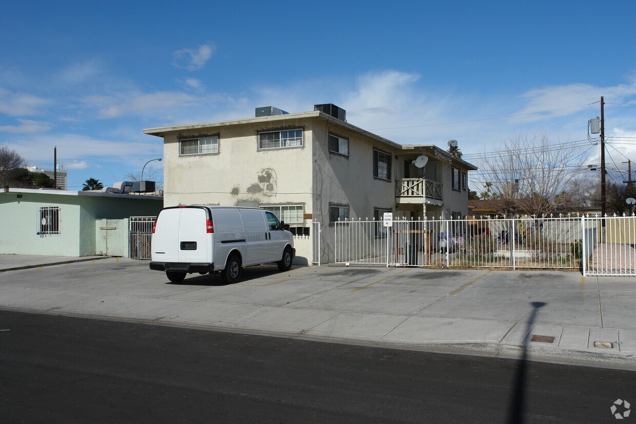 Primary Photo - 555 San Pablo Dr