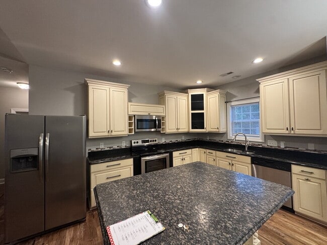 Foto del edificio - 106 Moonstone Ct