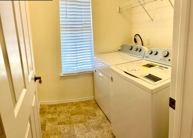 Foto del edificio - 1004 Sweet Melissa Dr