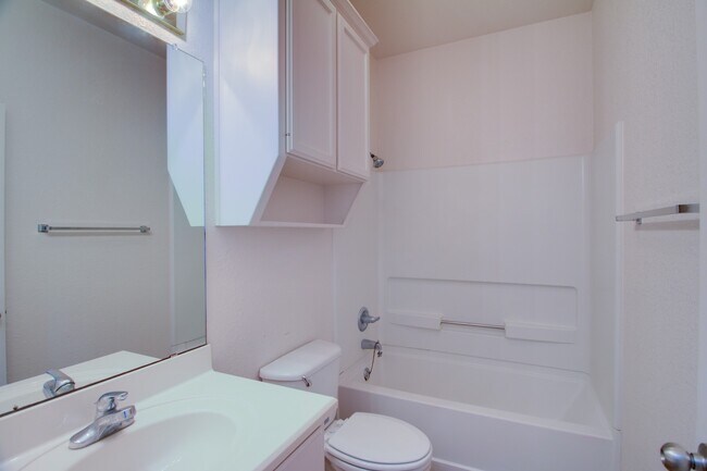 Foto del edificio - Surrey Ridge Duplex