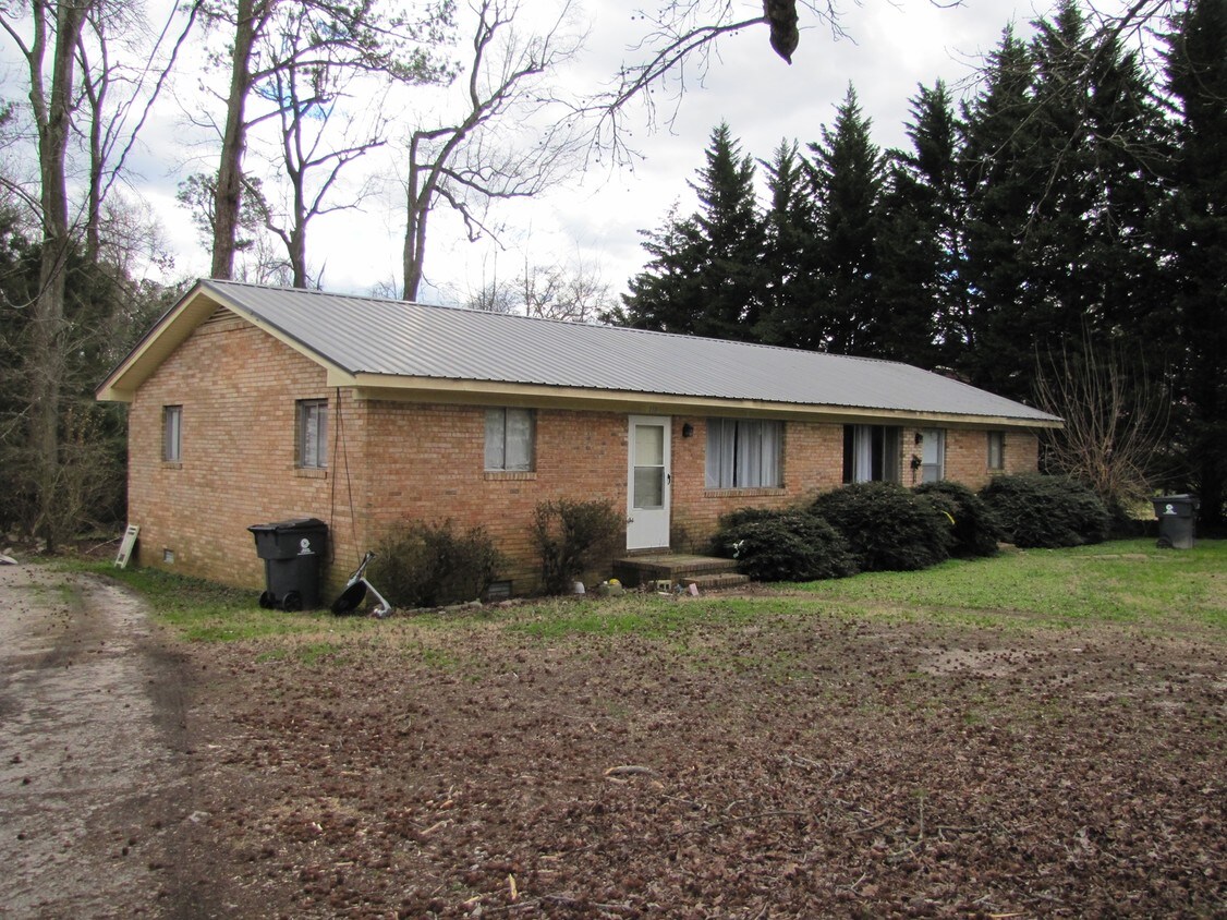 Primary Photo - McIver Street Duplexes