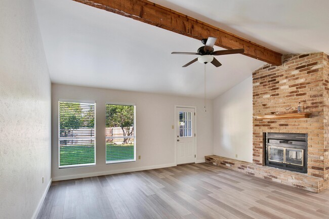 Building Photo - 3109 Monument Dr