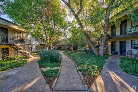 Building Photo - Oasis Apartments at Paseo