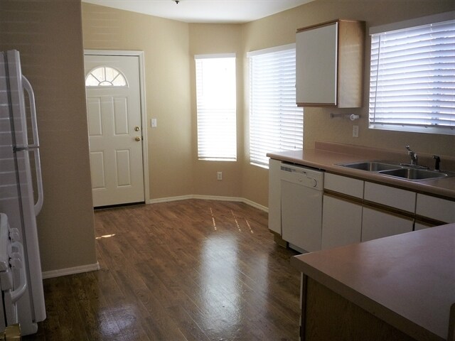 Building Photo - 3287 S Kennedy Park Hills Place