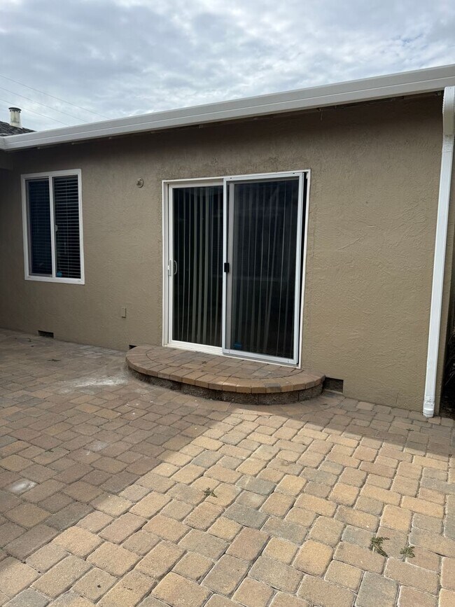 Foto del edificio - 1816 Boxwood Dr