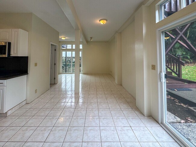Foto del edificio - STUDIO/1BA/2PKG. High Ceilings, Shared Yar...