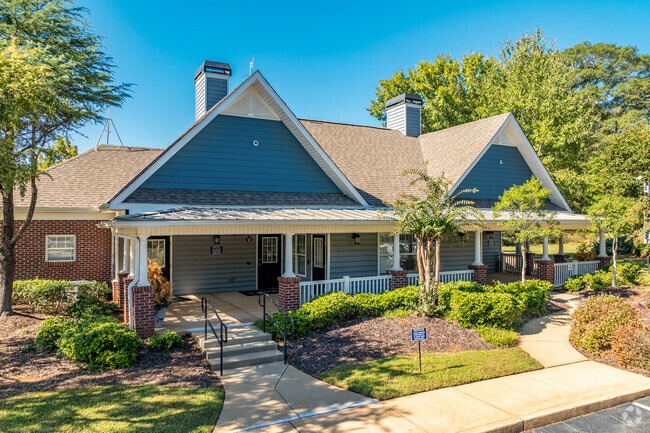 Clubhouse - The Park at Arlington Apartments