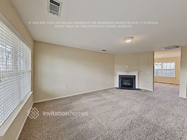 Foto del edificio - 2942 Village Center Dr