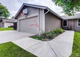 Building Photo - 6068 S Kingston Cir