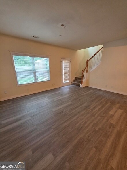 Building Photo - 207 Granite Way