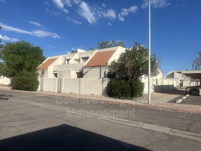 Foto del edificio - 1342 W Emerald Ave