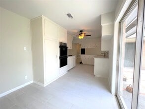 Building Photo - 1518 Johanna Dr