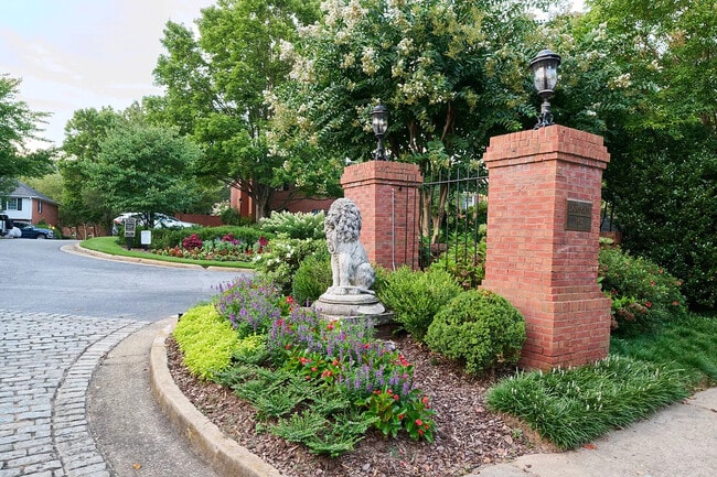 Building Photo - 14 Prescott Walk NE