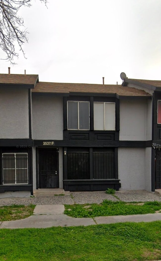 Building Photo - 3537 Mercury St