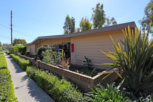 Building Photo - Euclid Park Apartments